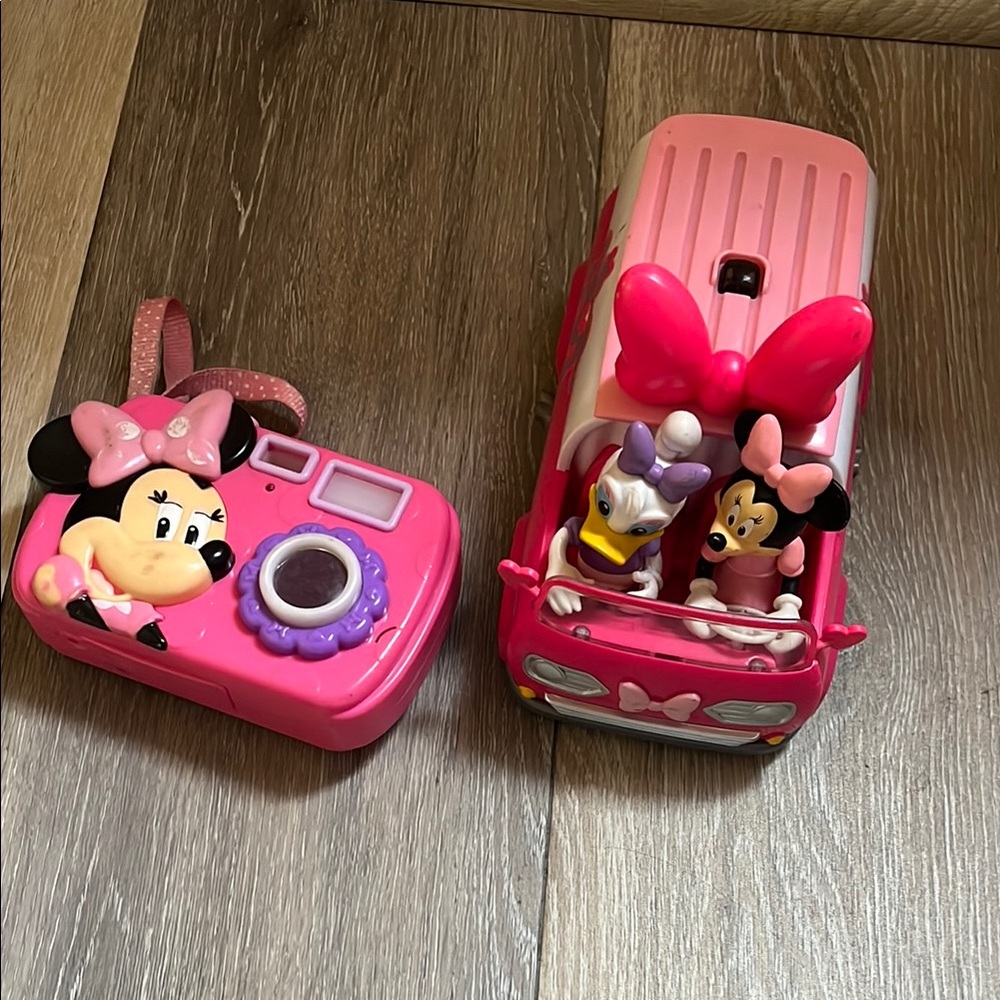 Disney Pink Minnie Mouse Toy Car Set and camera